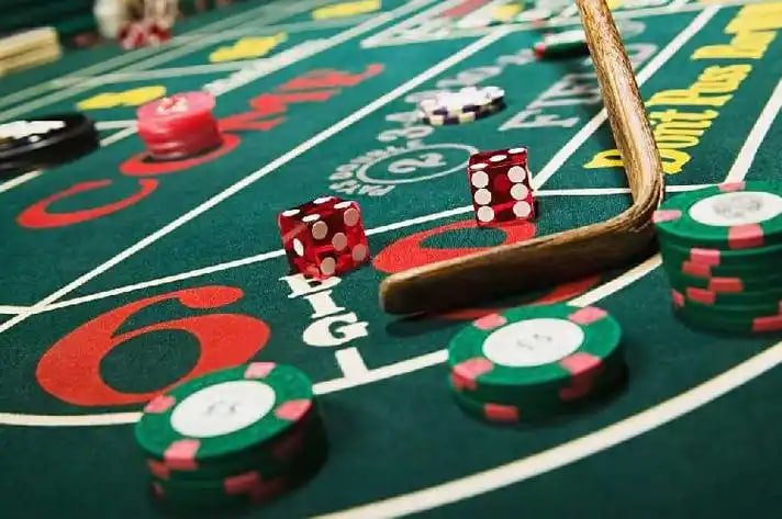 မြန်မာနိုင်ငံ ဘောလုံးပရိသတ် ibet789com Live Betting ကစားနေသည့်မြင်ကွင်း